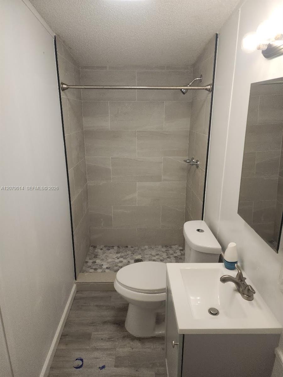 11908 Cove Pl # B — Photo 4