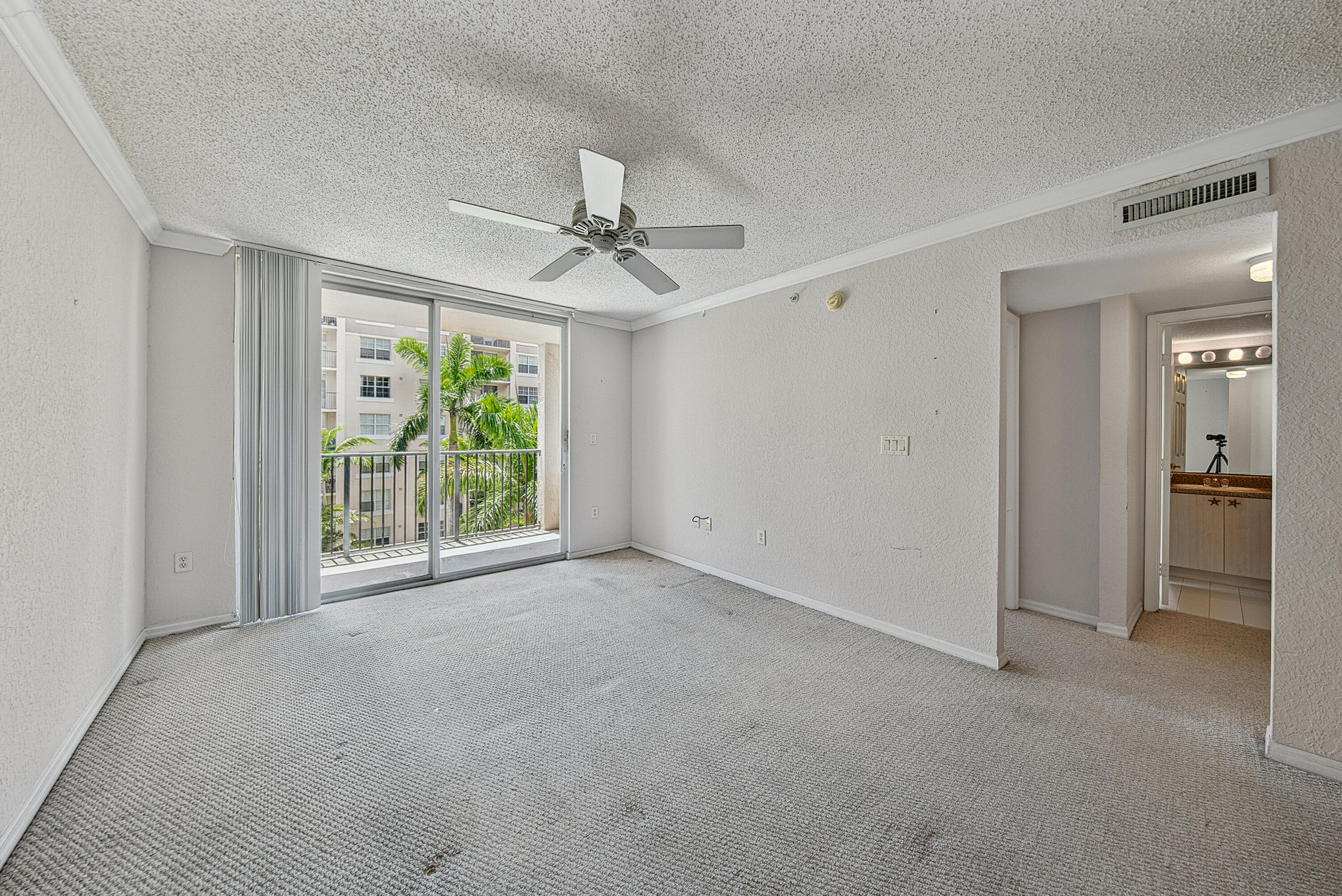 1801 N FLAGLER Drive # 631 — Photo 2
