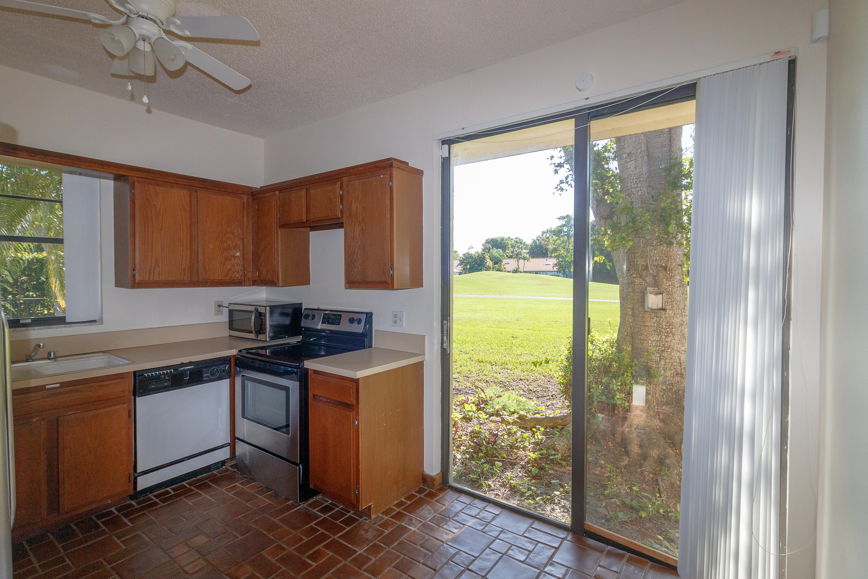 8197 ROYAL PALM Court # 5 — Photo 3