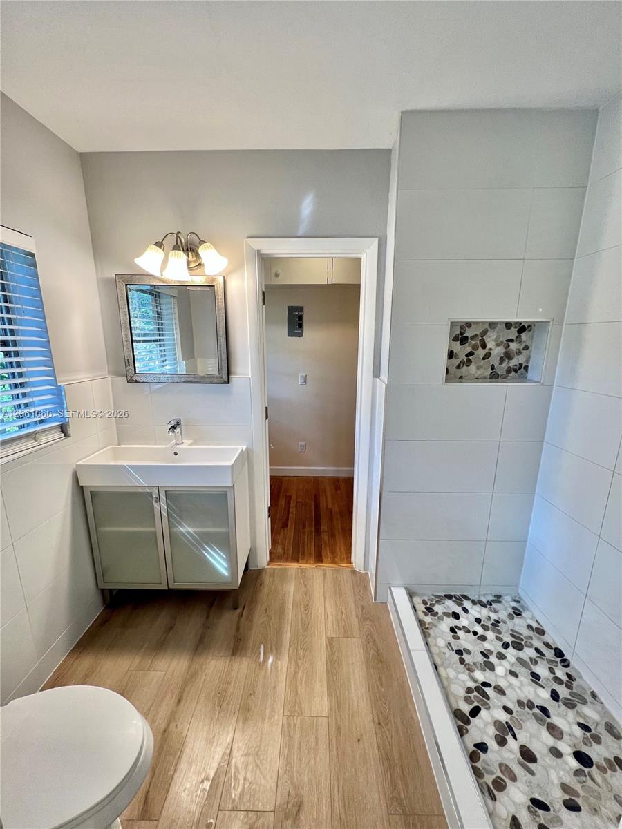 115 NE 14th Ave # 3 — Photo 3
