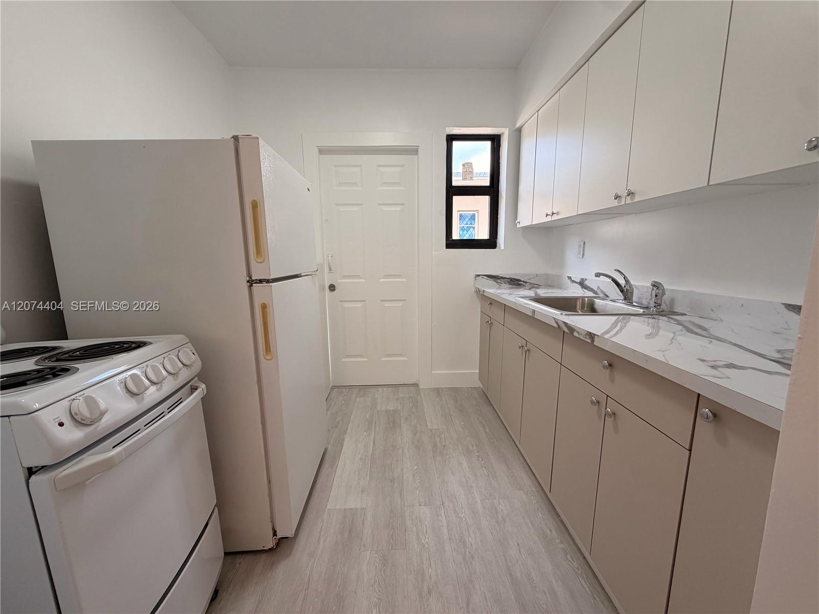 811 81st St # 2 — Photo 5