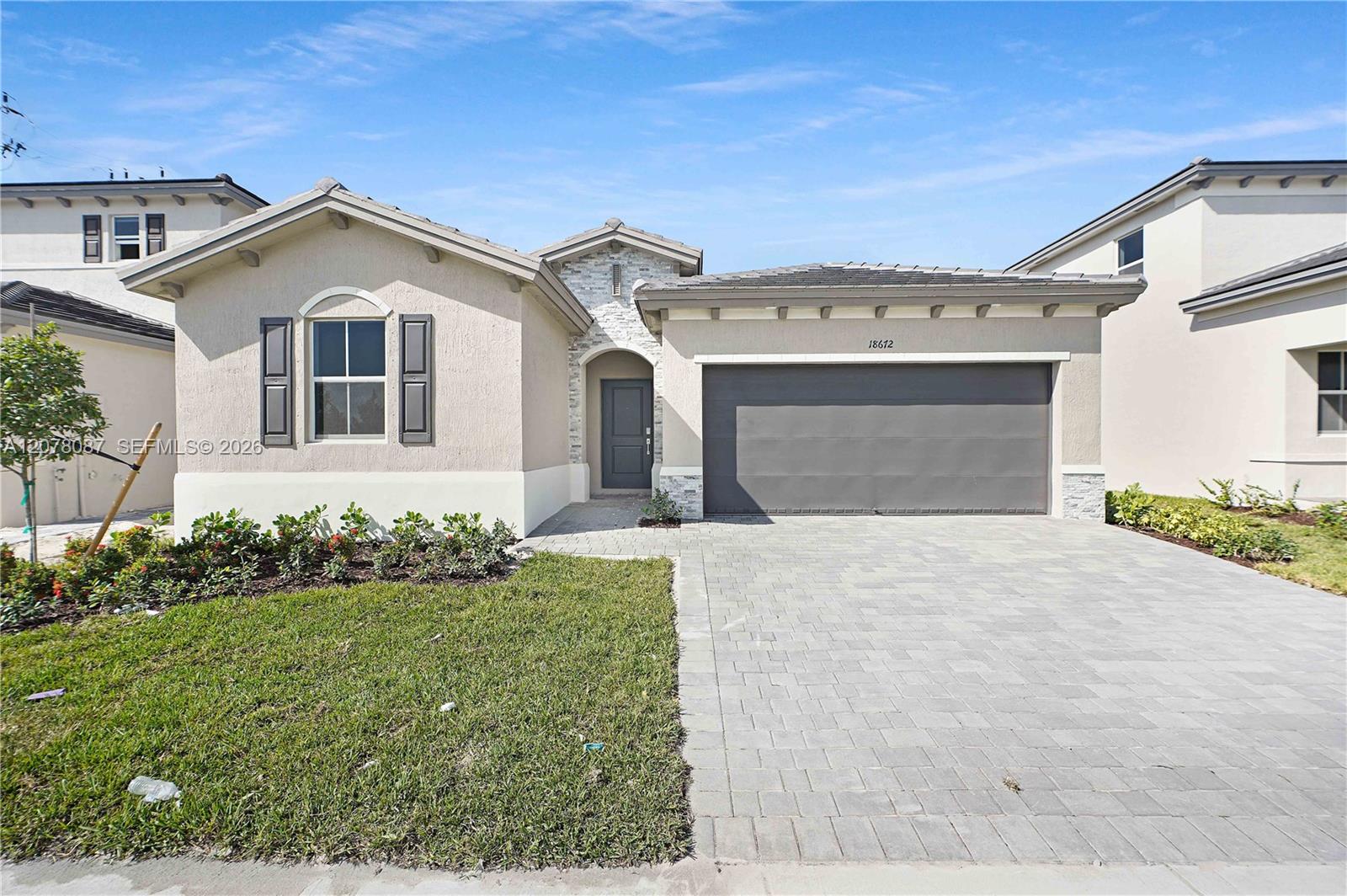 18672 SW 136TH CT — Photo 2