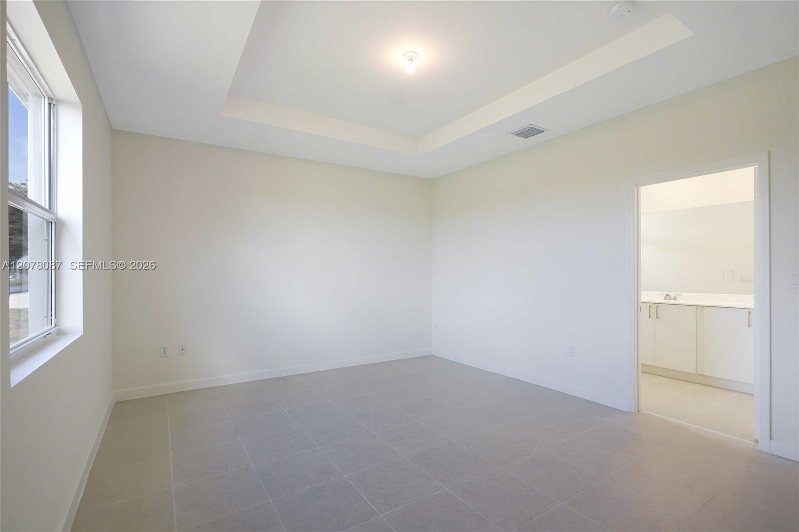 18672 SW 136TH CT — Photo 3