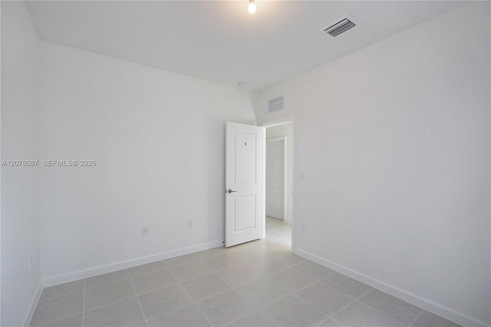 18672 SW 136TH CT — Photo 5