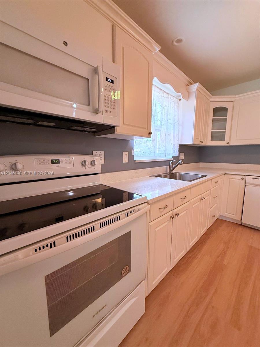2832 Fillmore St # 20 — Photo 2