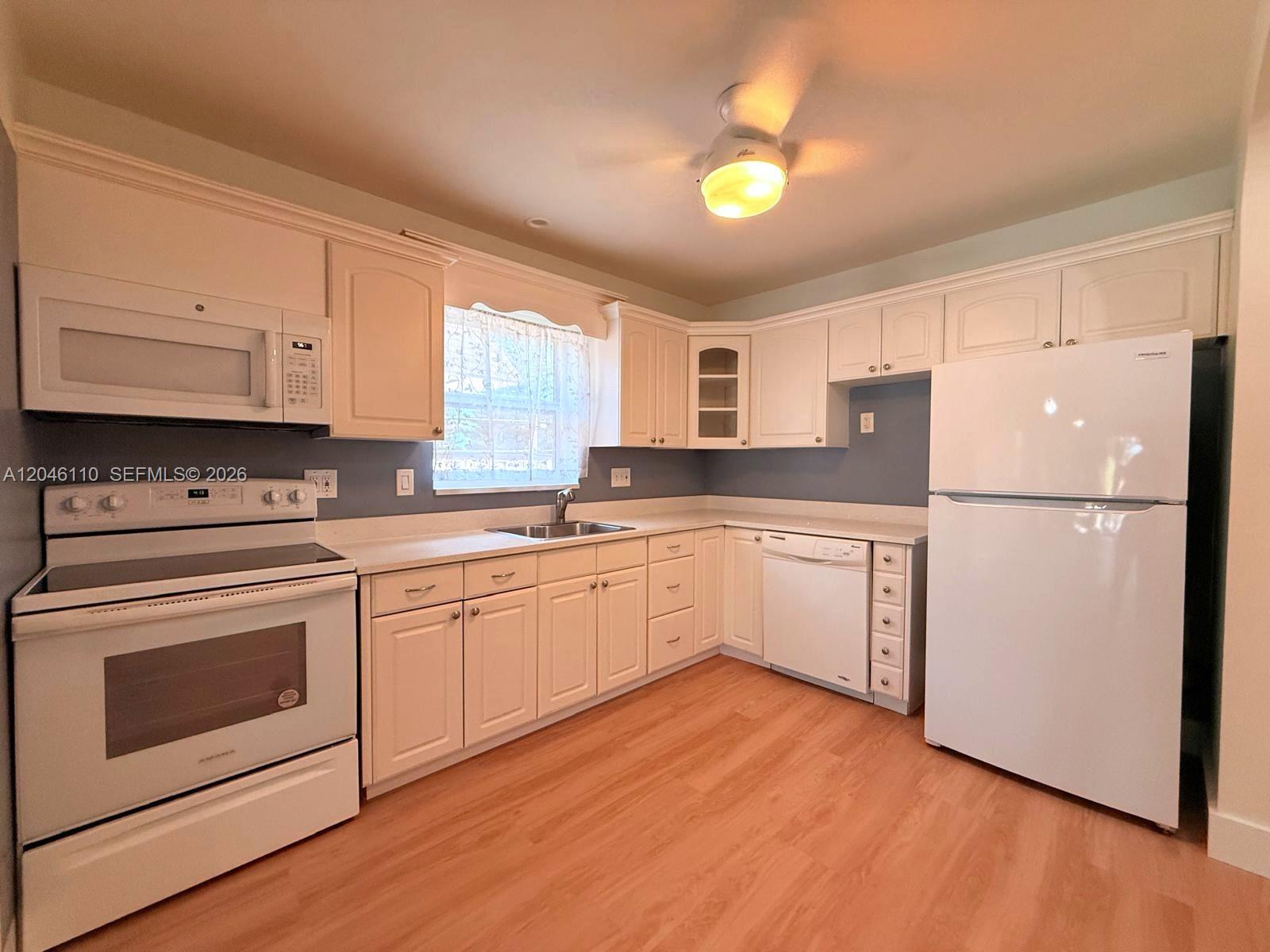 2832 Fillmore St # 20 — Photo 3