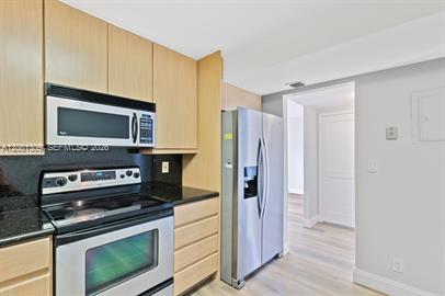 2500 Parkview Dr # 1216 — Photo 2