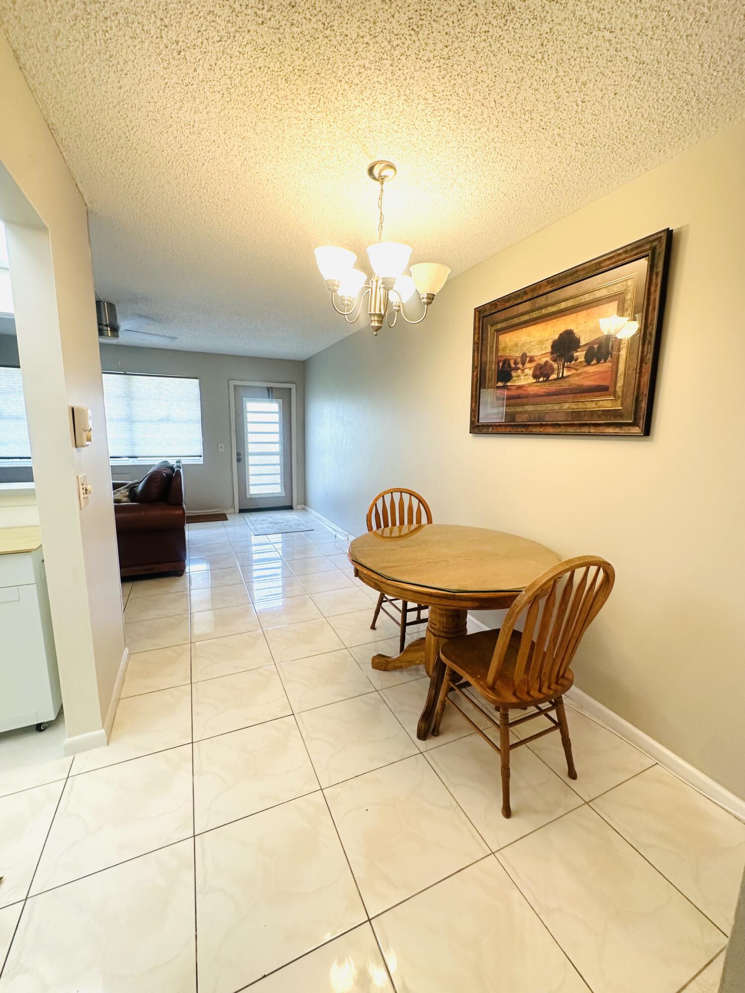 271 FARNHAM L — Photo 5