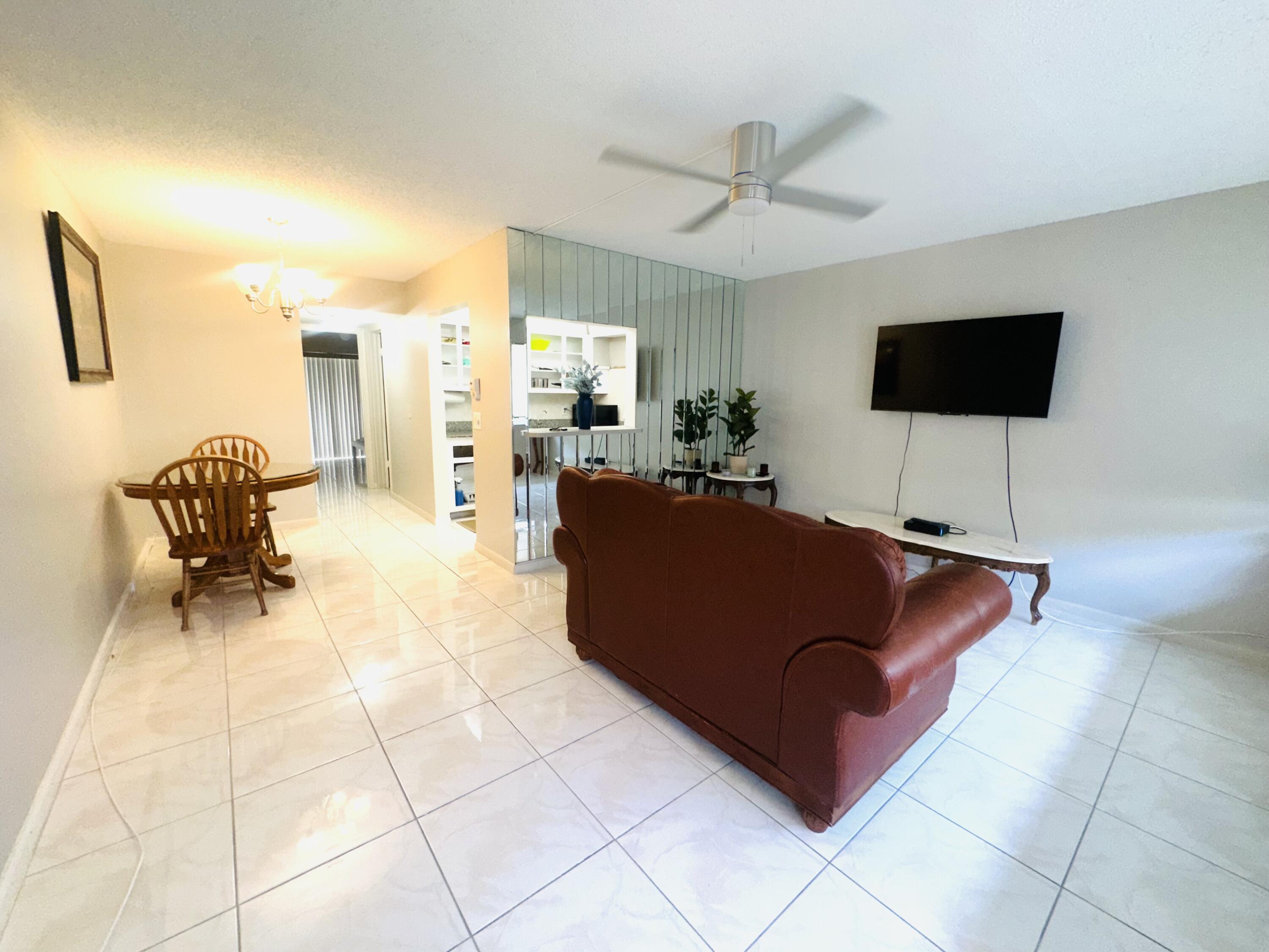 271 FARNHAM L — Photo 4