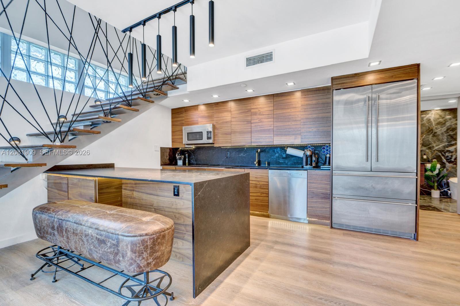 92 SW 3rd St # 901 — Photo 4