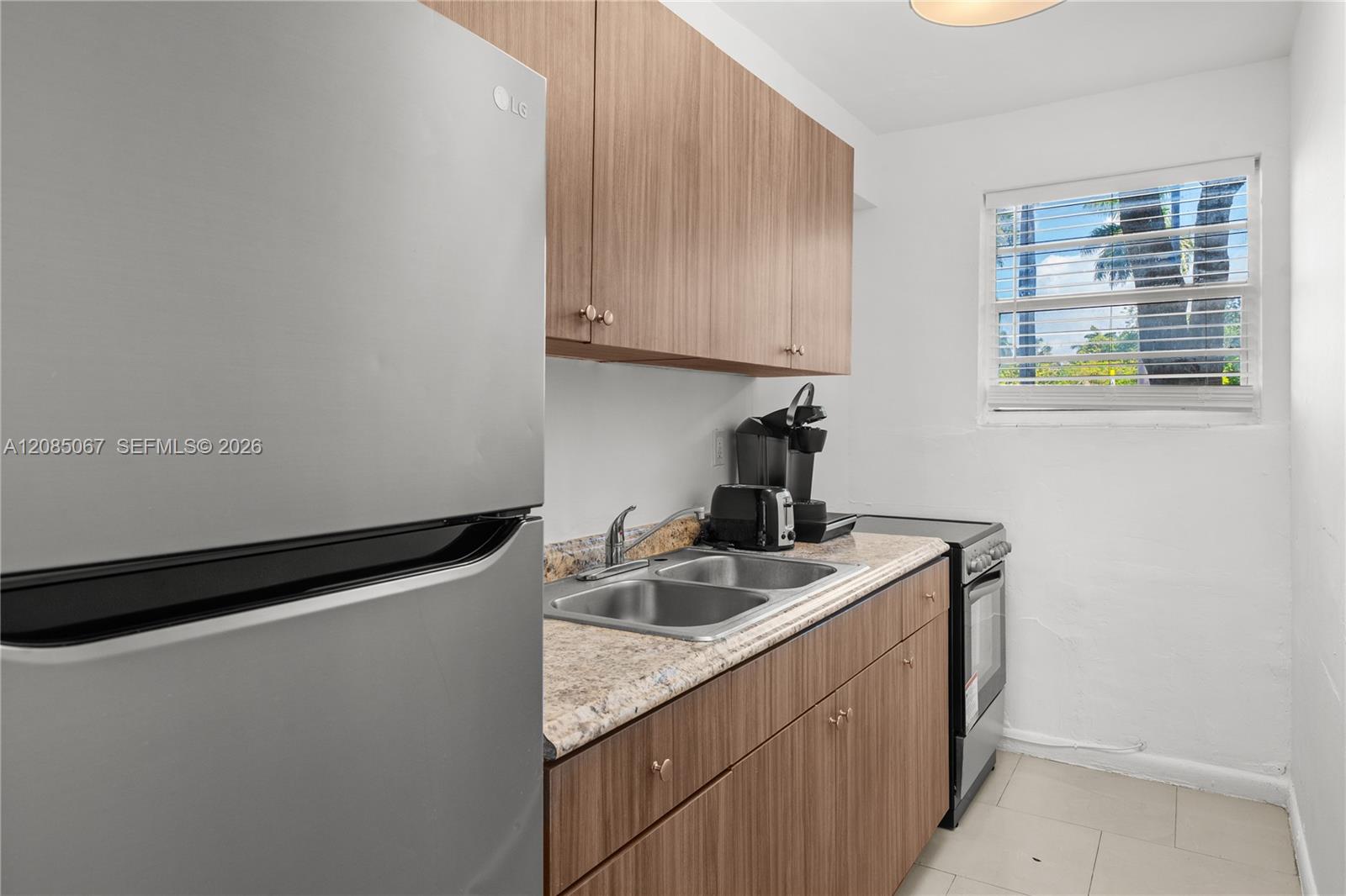 1685 Jefferson Ave # 7 — Photo 5