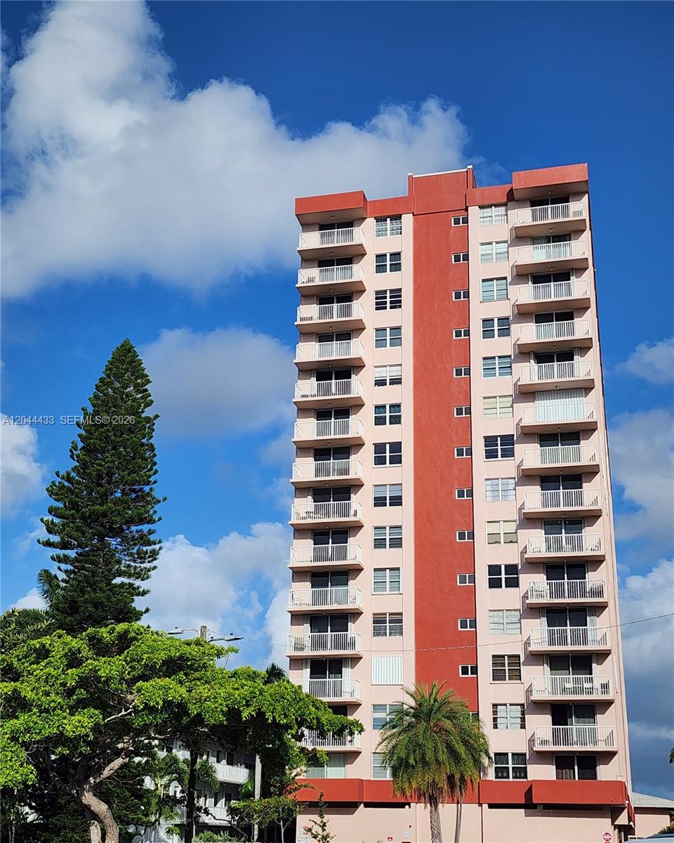 3161 S Ocean Dr # 404, Hallandale Beach FL 33009