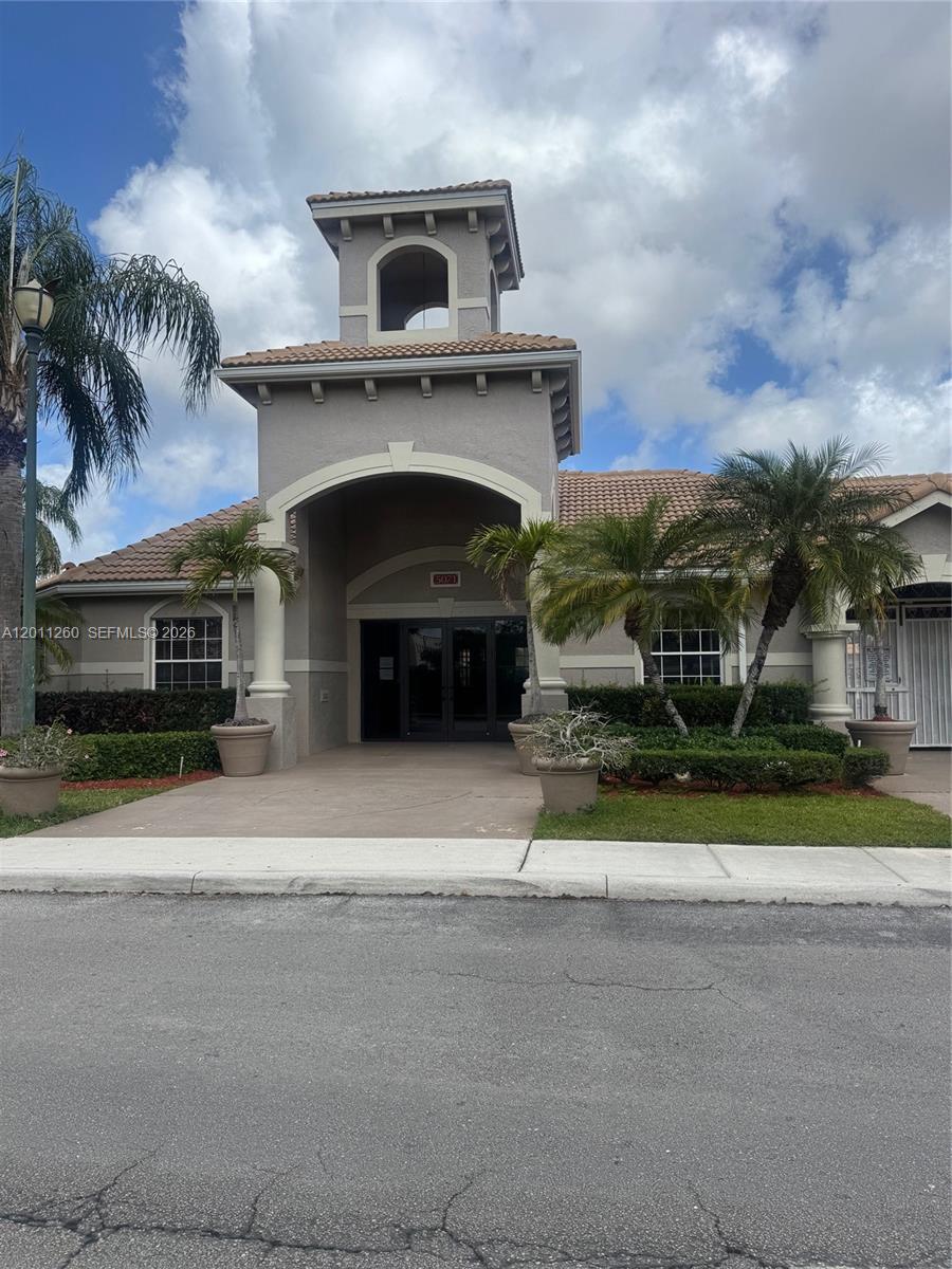 5065 Wiles Rd # 103, Coconut Creek FL 33073