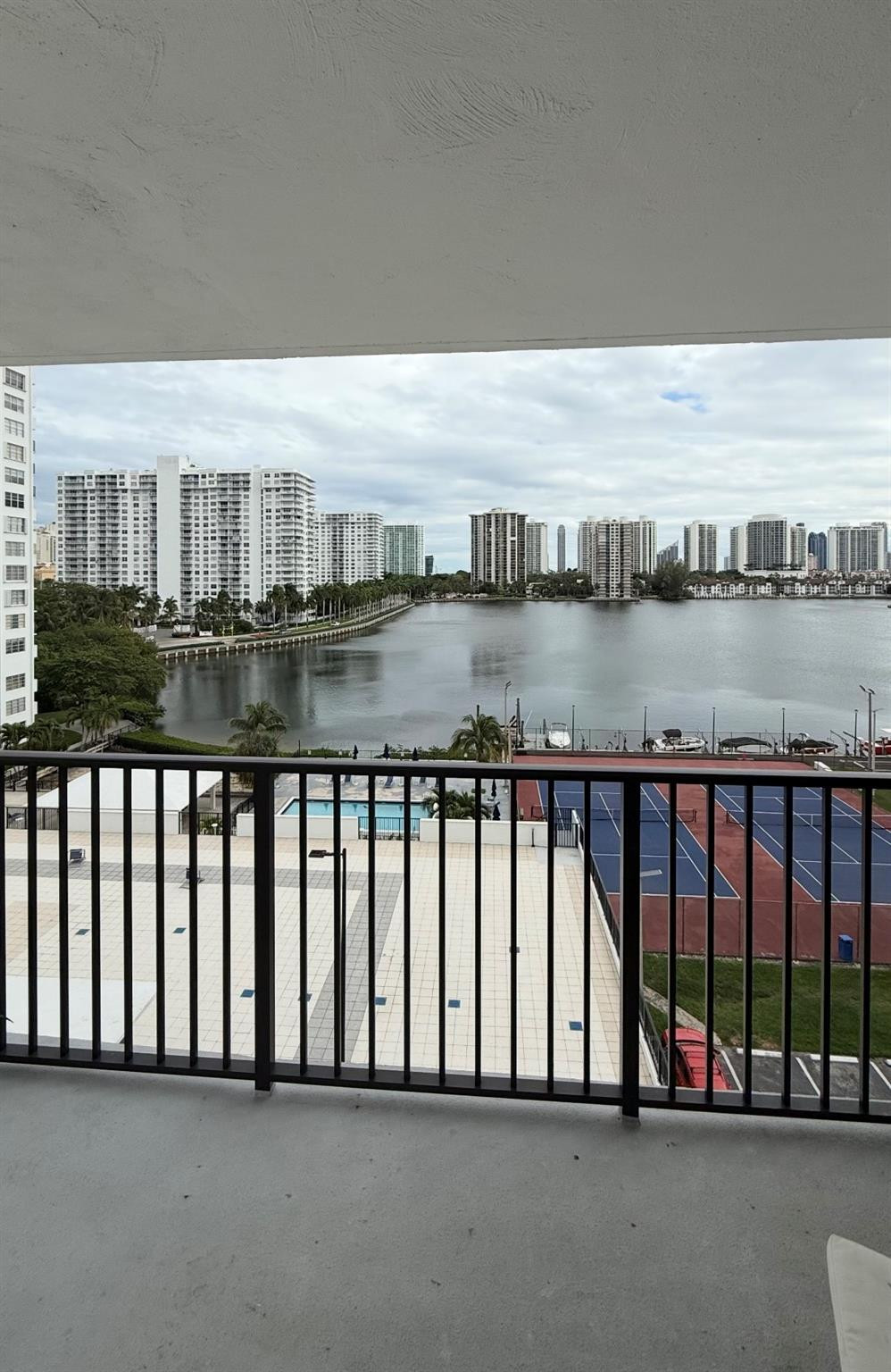 2750 NE 183rd Street # 709, Aventura FL 33160
