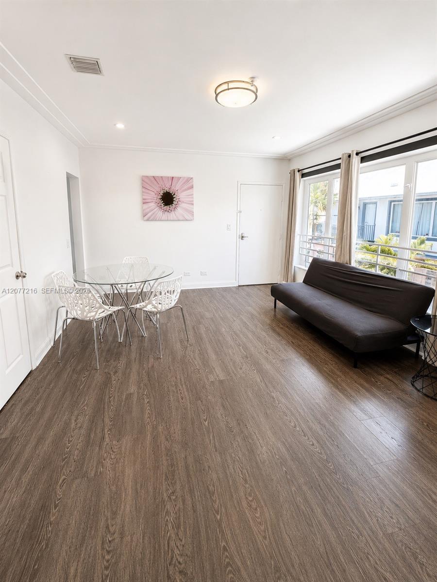 1538 Jefferson Ave # 6 — Photo 4