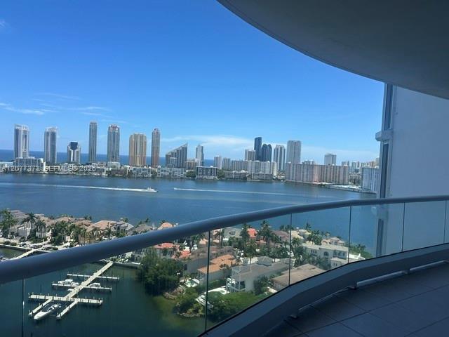 7000 Island Blvd # 2405 — Photo 3