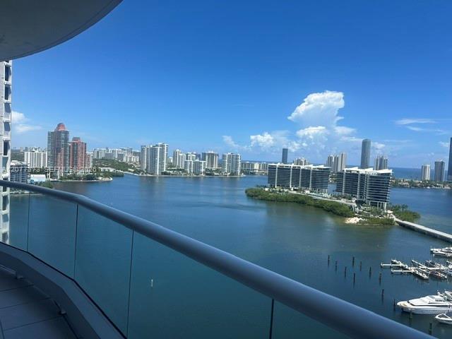 7000 Island Blvd # 2405 — Photo 4