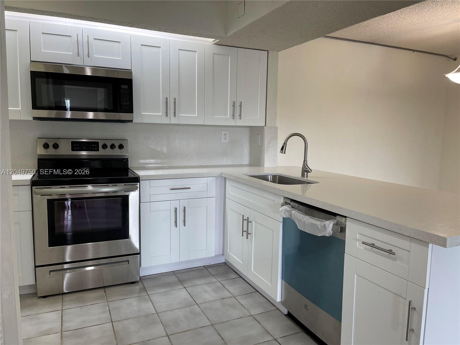 8500 SW 212th St # 307, Cutler Bay FL 33189