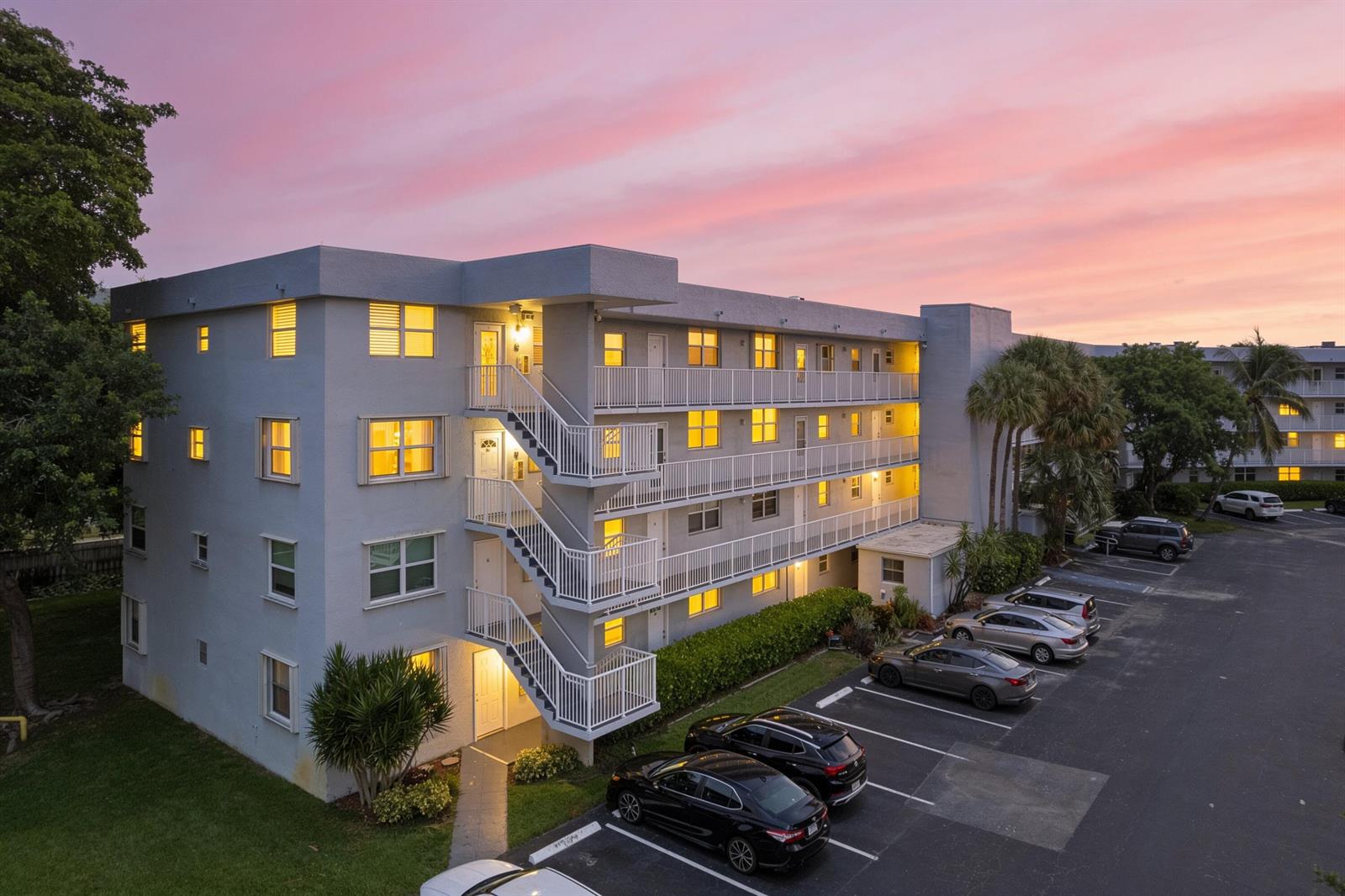 113 ROYAL PARK Drive # 4A, Oakland Park FL 33309