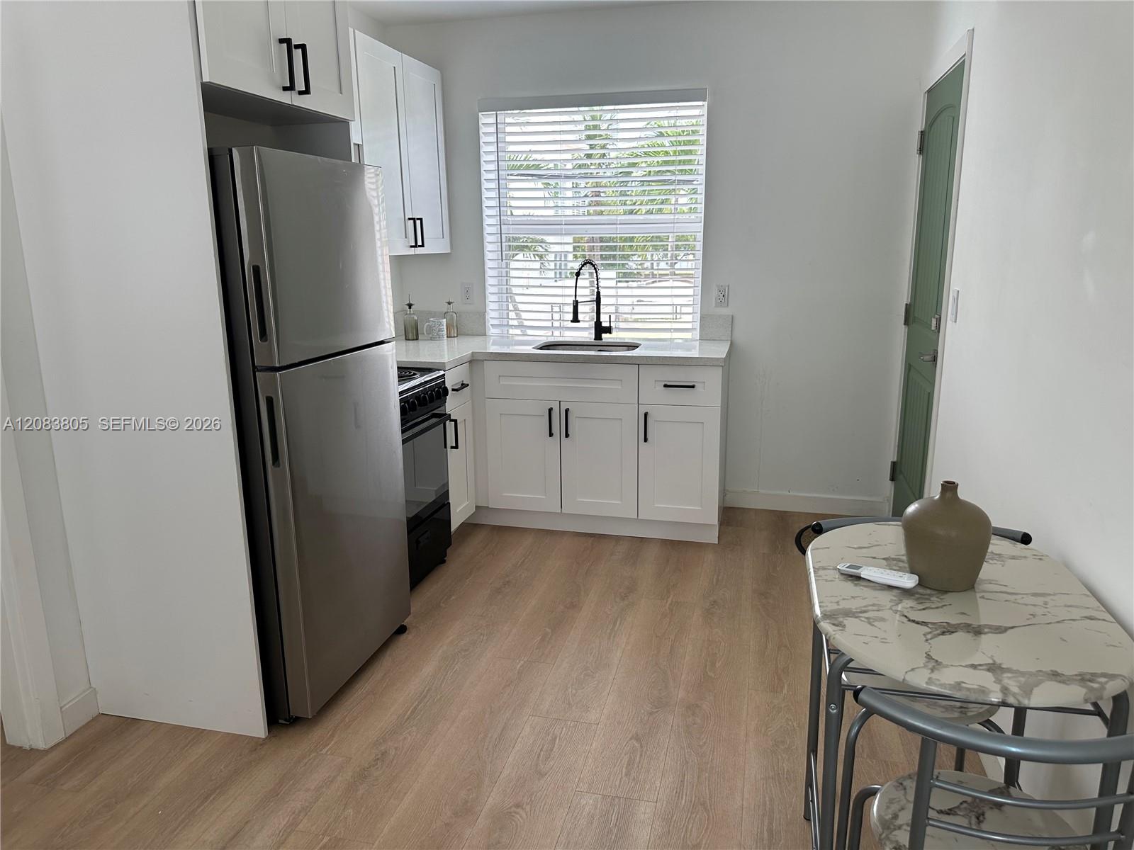 817 Tyler St # 11 — Photo 3