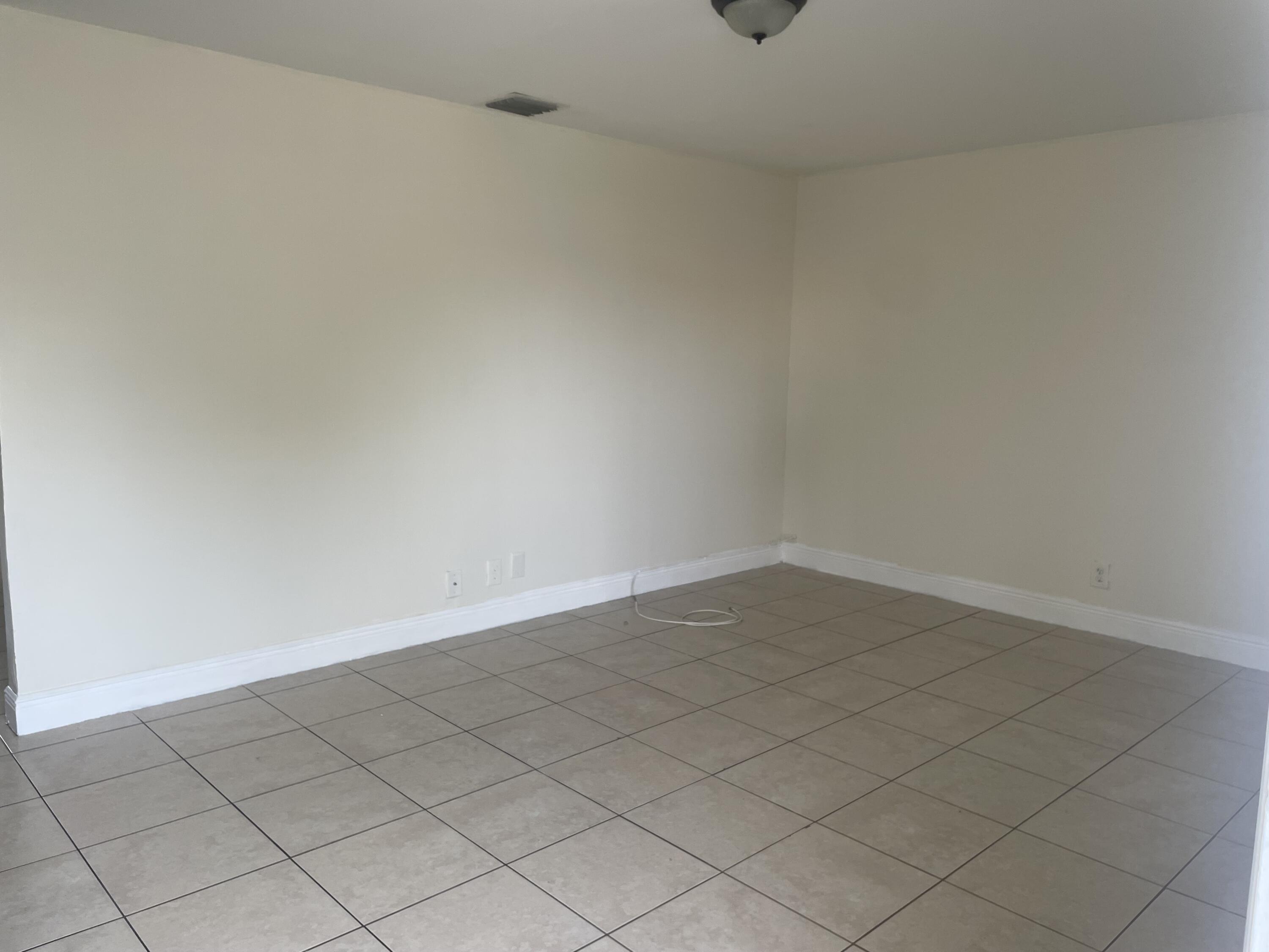 2830 Avenue S # D1, Riviera Beach FL 33404