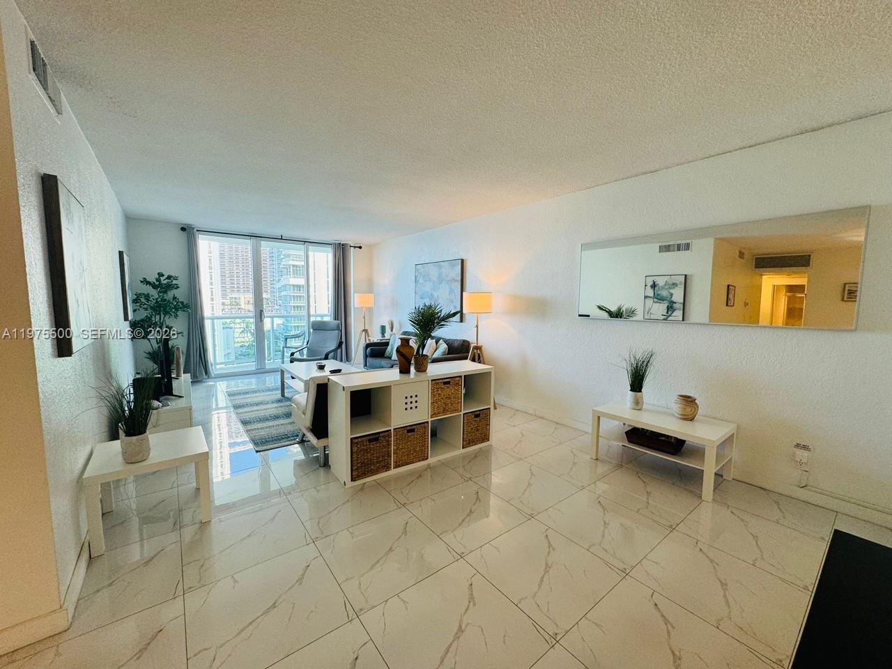3901 S Ocean Dr # 10G, Hollywood FL 33019