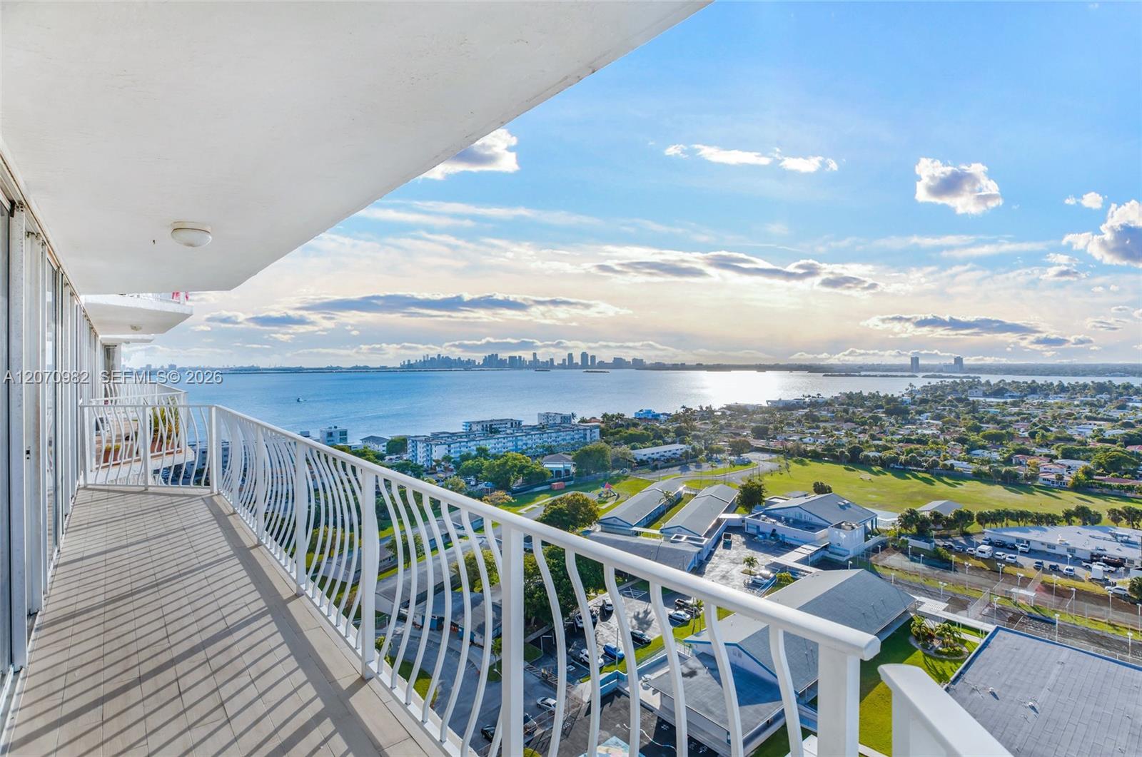 7601 E Treasure Dr # 2203, North Bay Village FL 33141