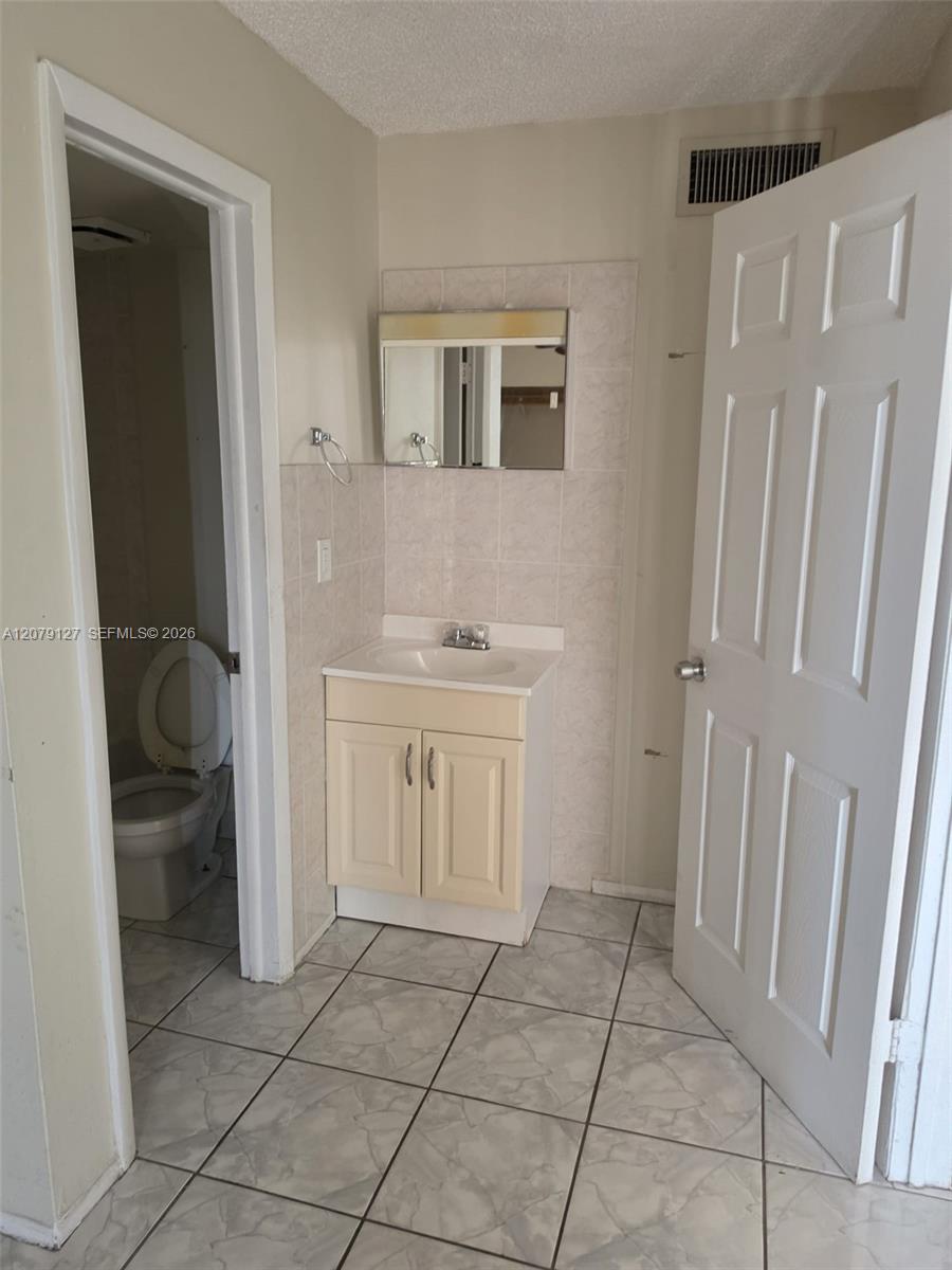 19715 SW 114th Ave # 12 — Photo 4