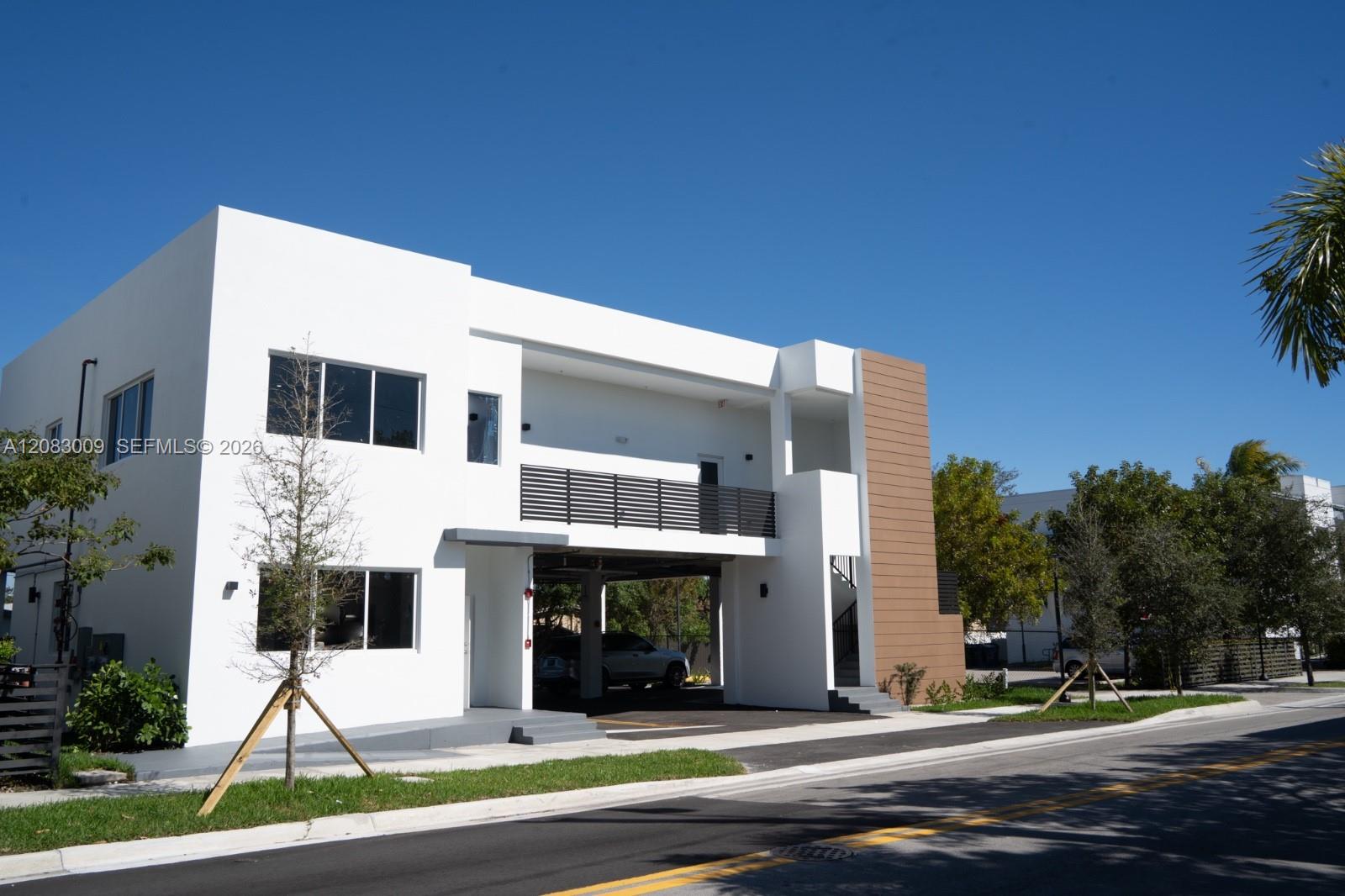 500 Foster Rd # C, Hallandale Beach FL 33009