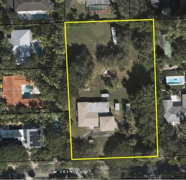 5865 SW 102nd St, Pinecrest FL 33156