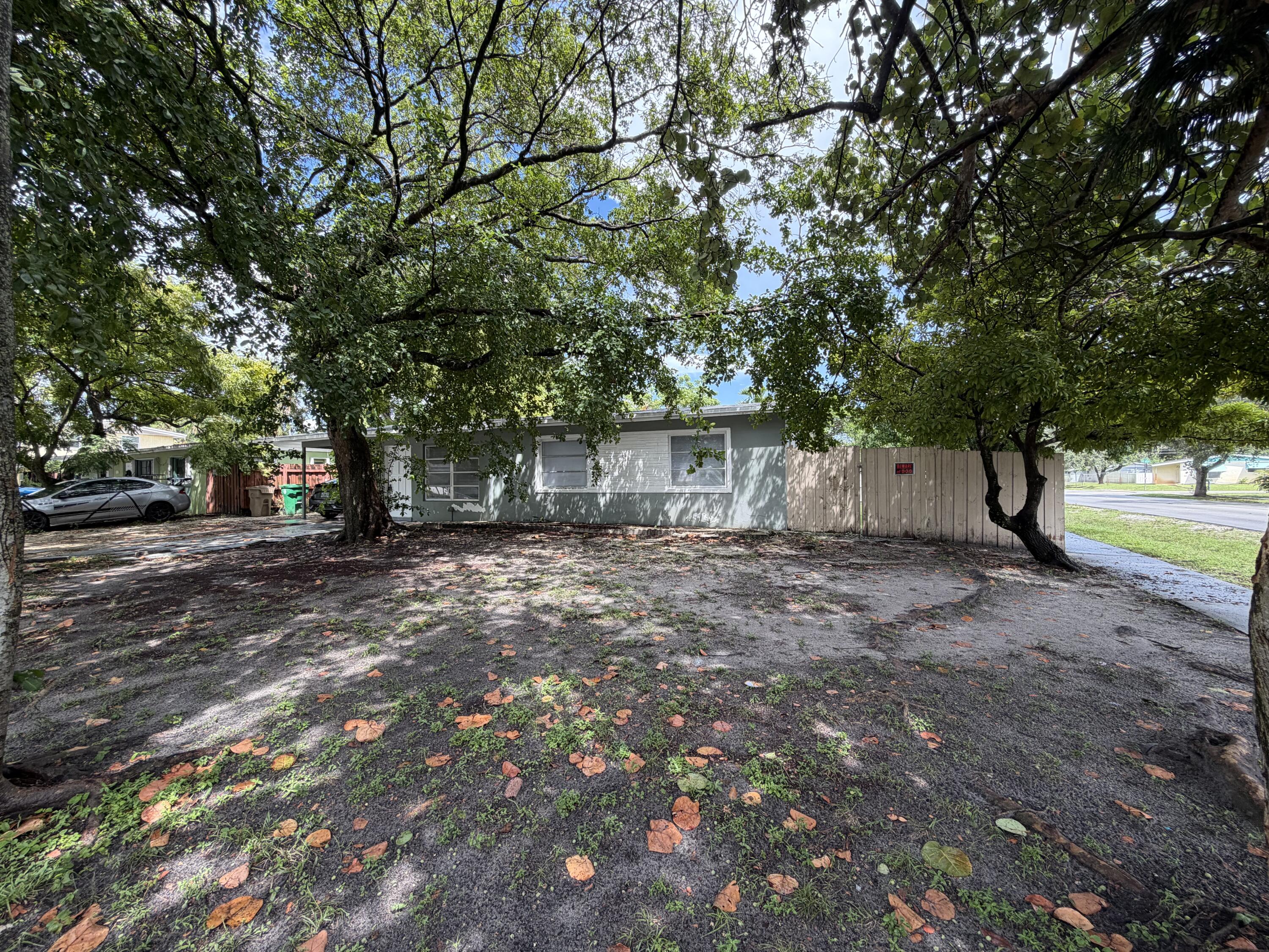 3820 SW 61ST Avenue — Photo 2