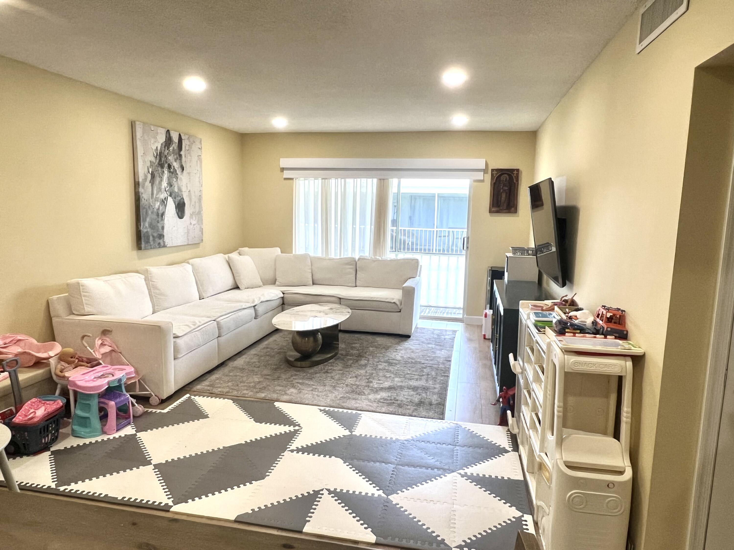 2211 NE 67th Street # 1124, Fort Lauderdale FL 33308