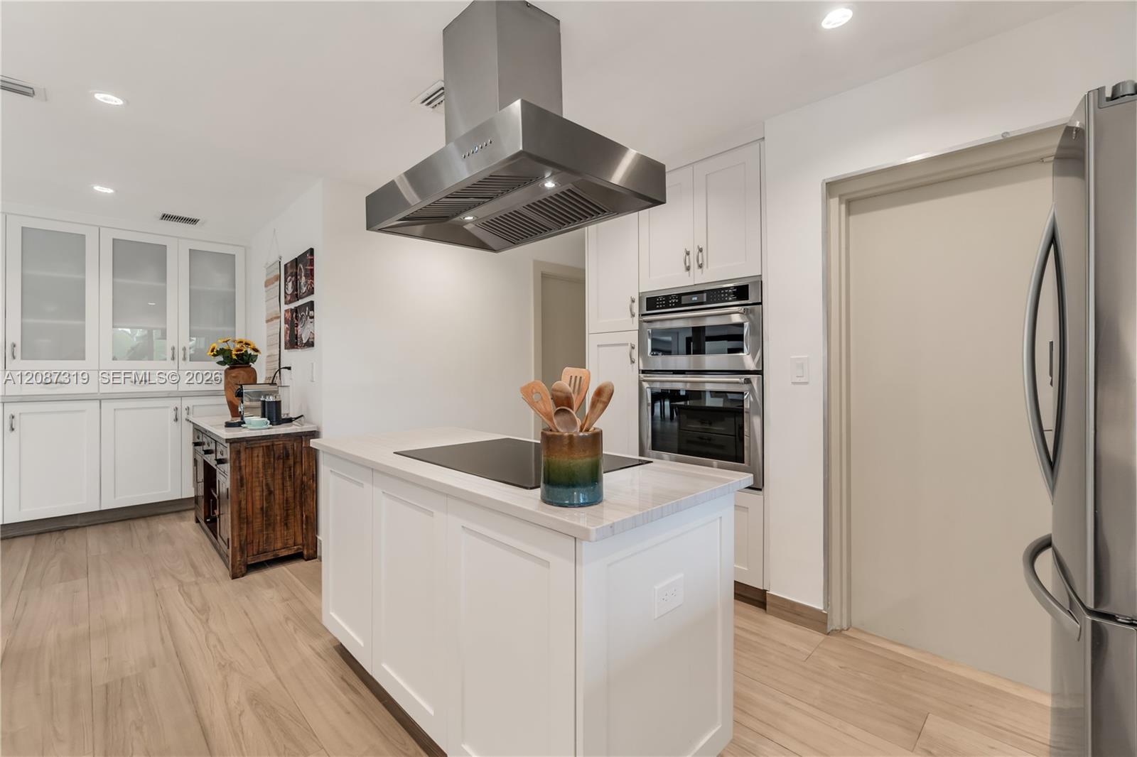 2820 NE 40th Ct — Photo 5
