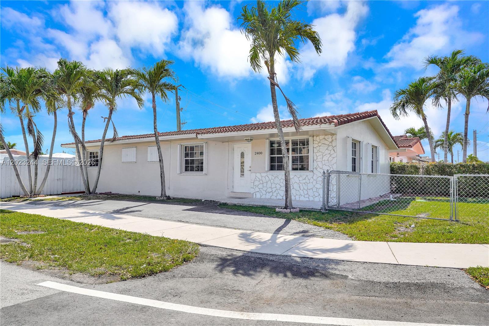 2400 SW 103rd Ct, Miami FL 33165