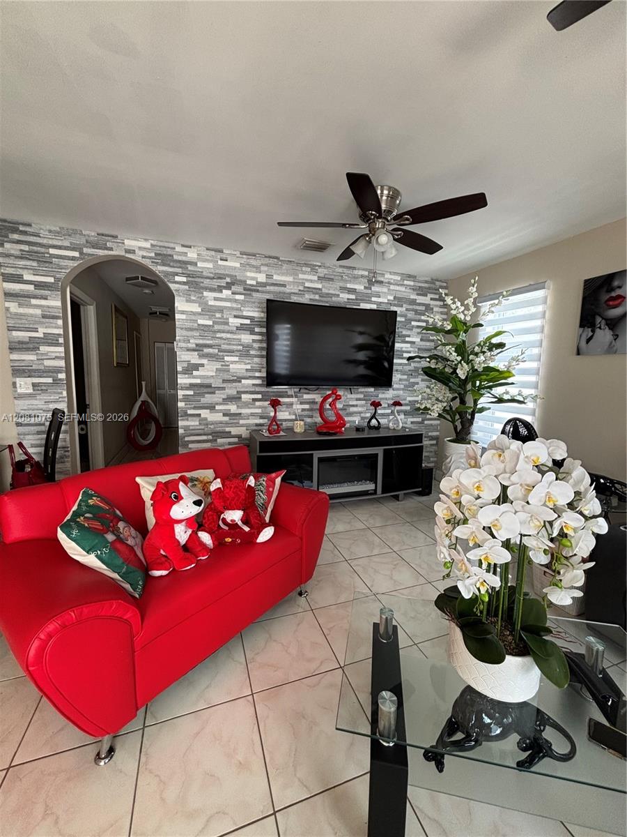 502 NW 7th Ave — Photo 4