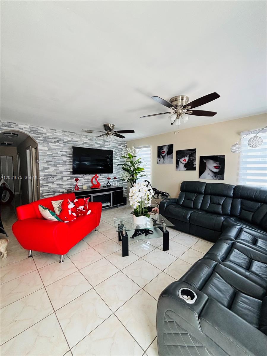 502 NW 7th Ave — Photo 5