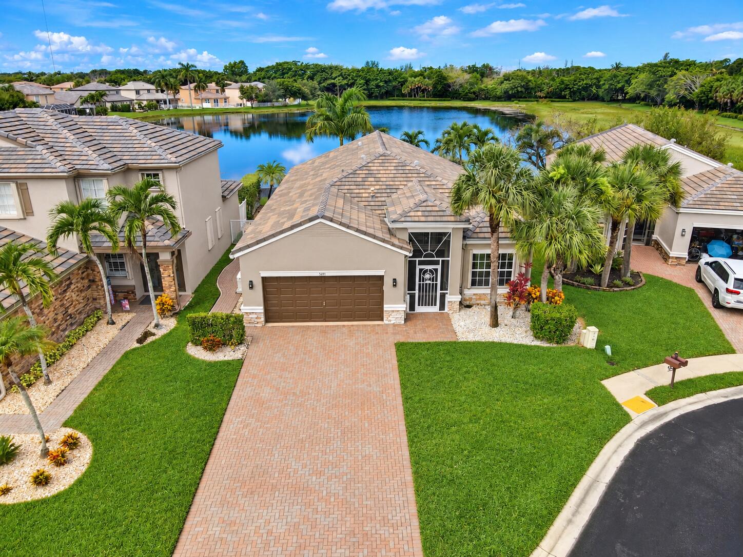 5691 Saddle Trail Lane — Photo 3