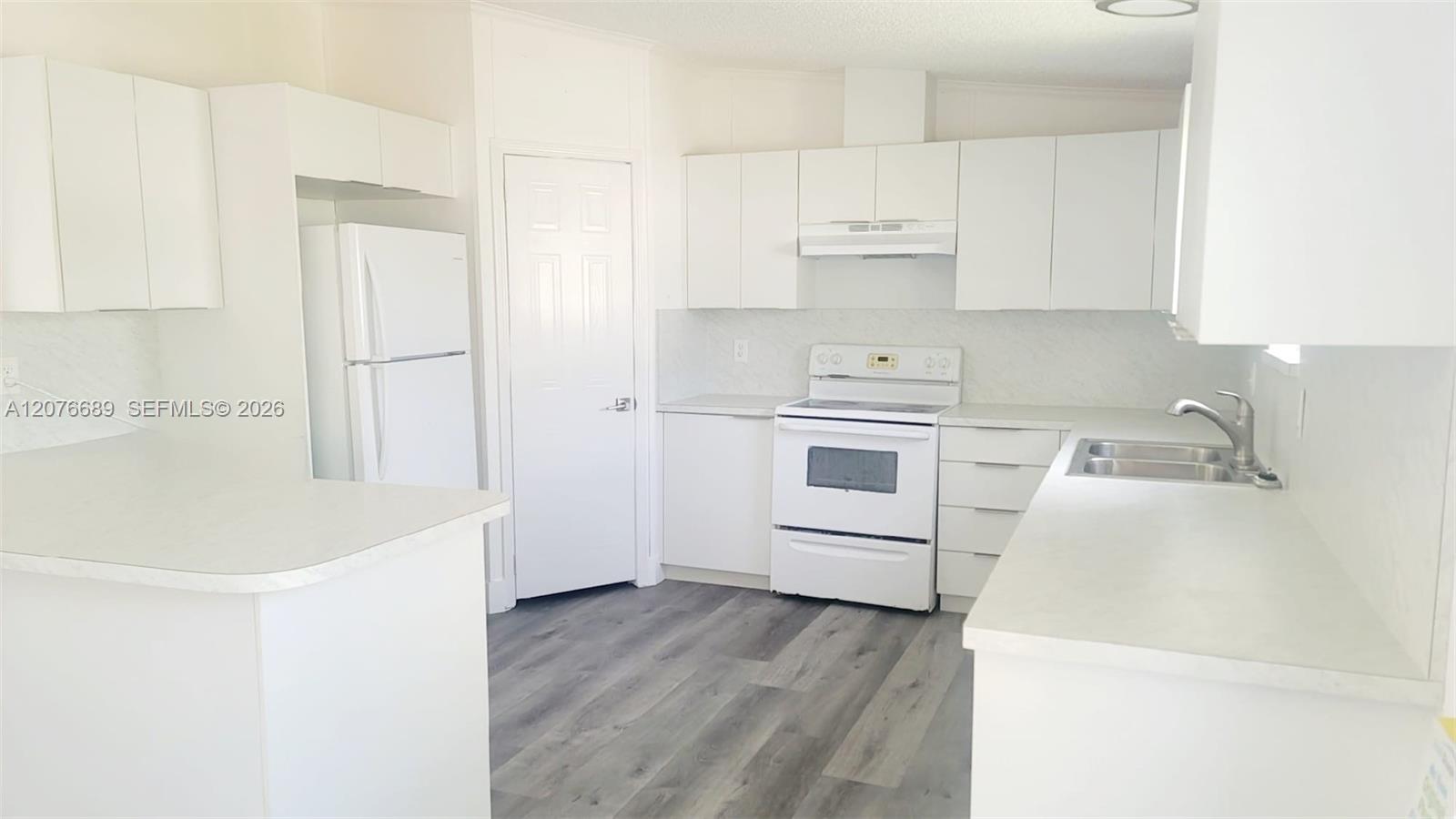 220 NE 12th Ave # 72 — Photo 3