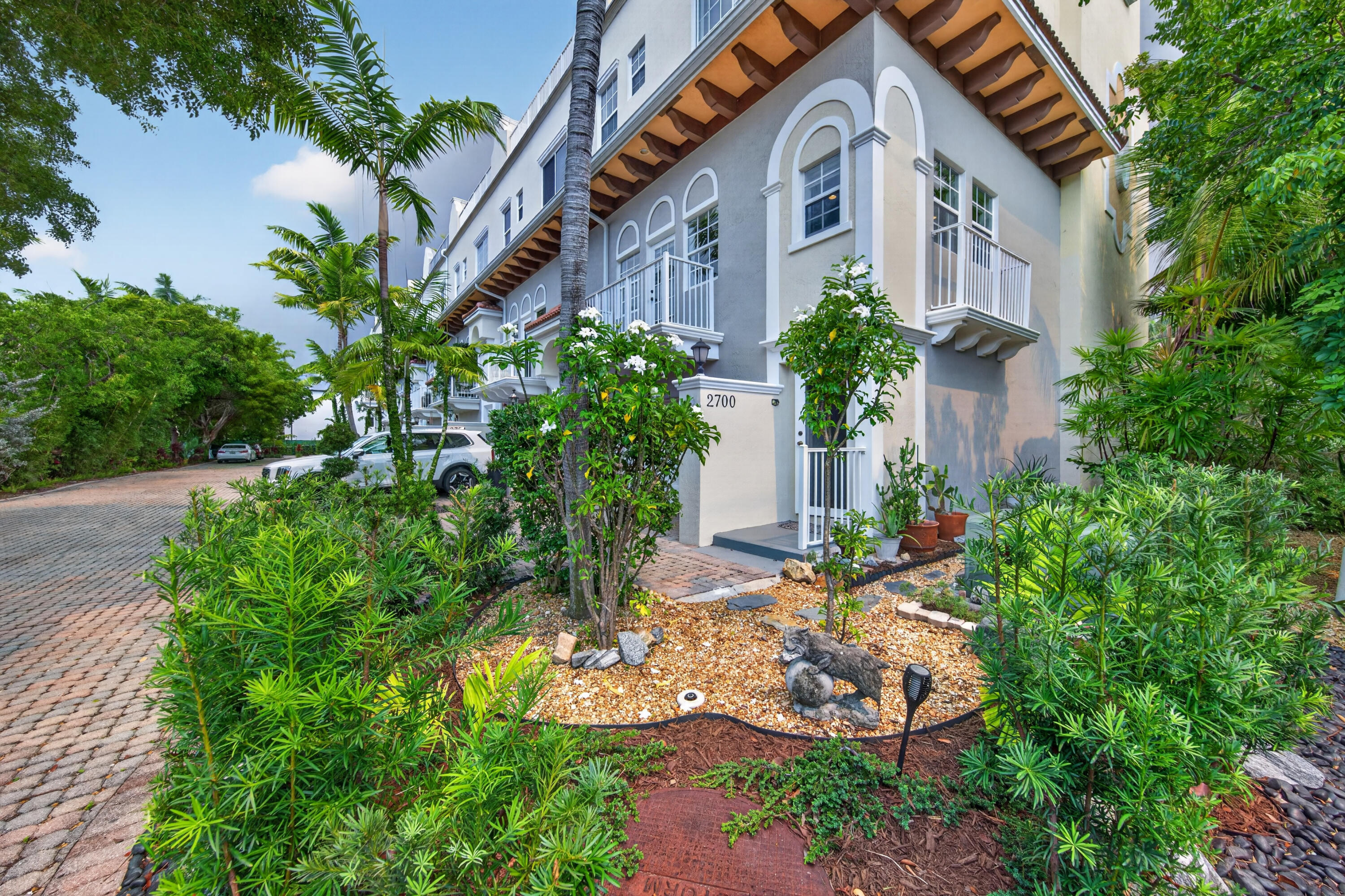 2700 NE 8th Avenue, Wilton Manors FL 33334