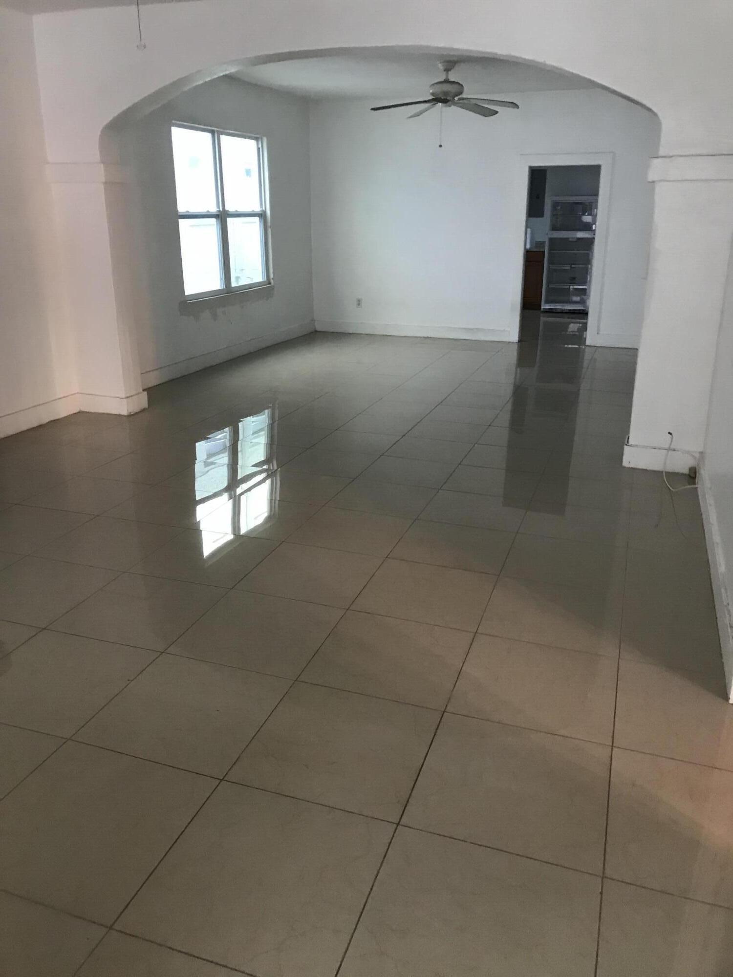 1021 SW 5TH Street View 11