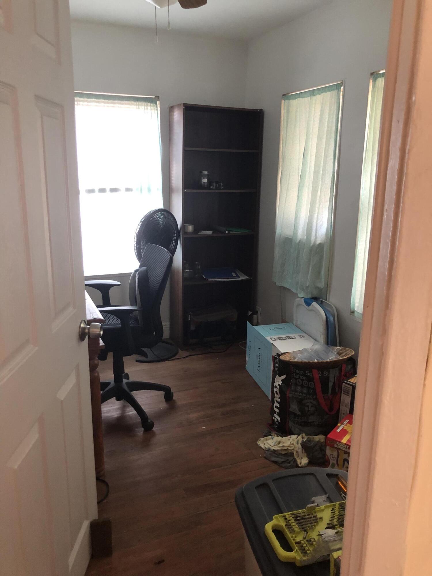 1021 SW 5TH Street View 5