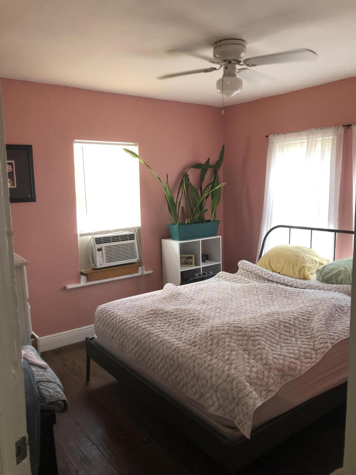 1021 SW 5TH Street View 4