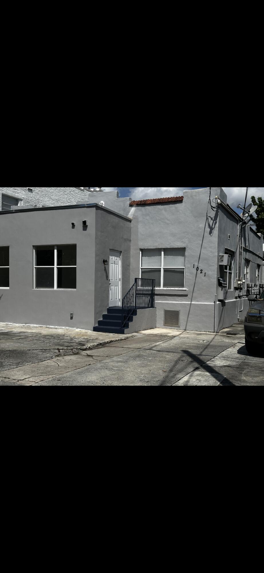 1021 SW 5TH Street View 1