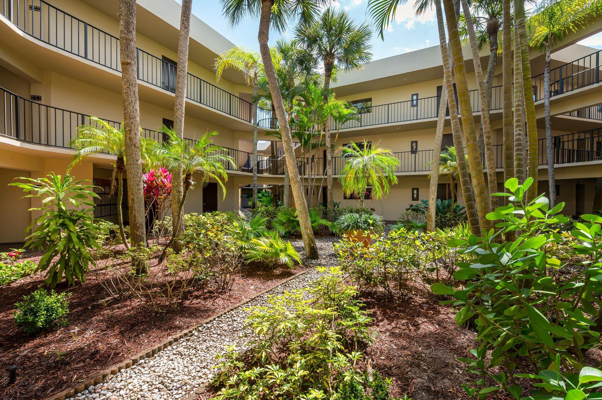 5220 Las Verdes Circle # 108, Delray Beach FL 33484