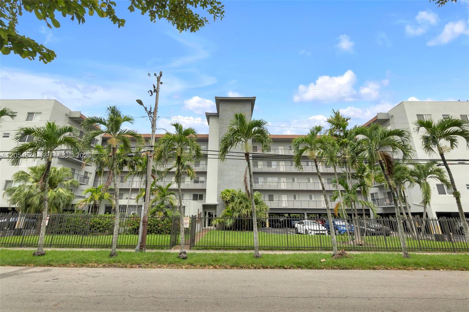 900 SW 84th Ave # 412A, Miami FL 33144