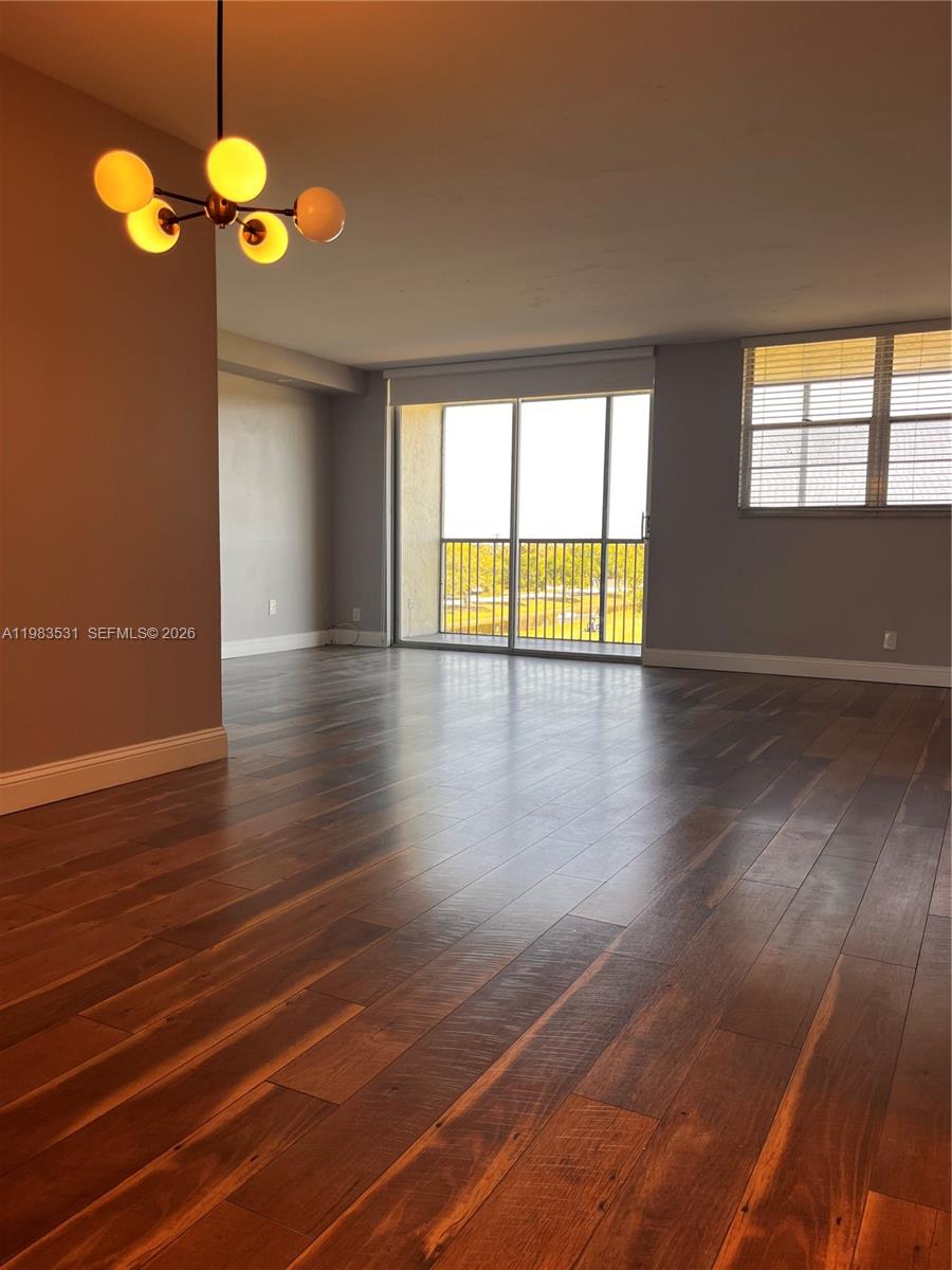 3100 W Rolling Hills Cir # 403 — Photo 2