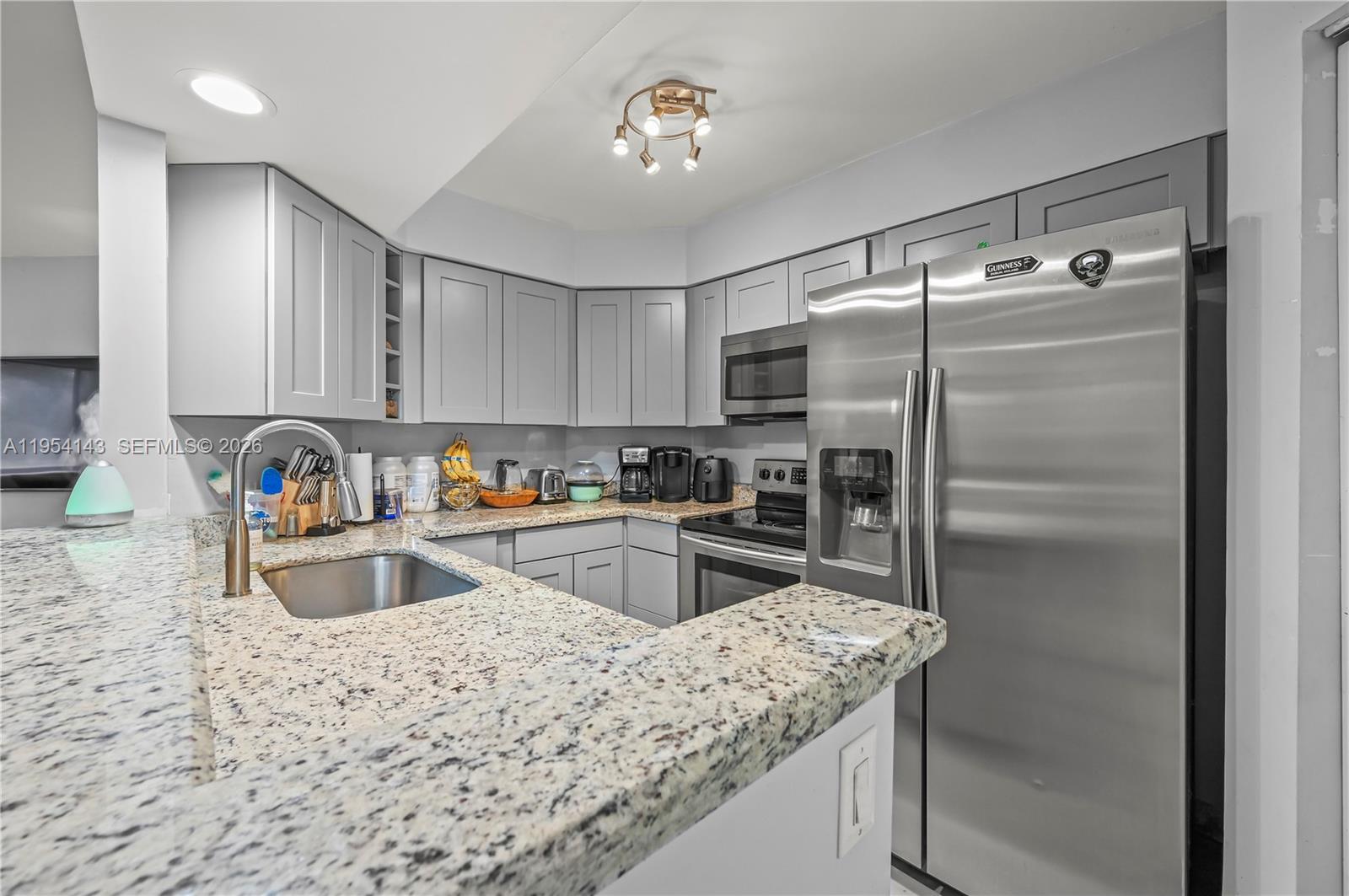 8058 NW 15th Mnr # 8058, Plantation FL 33322