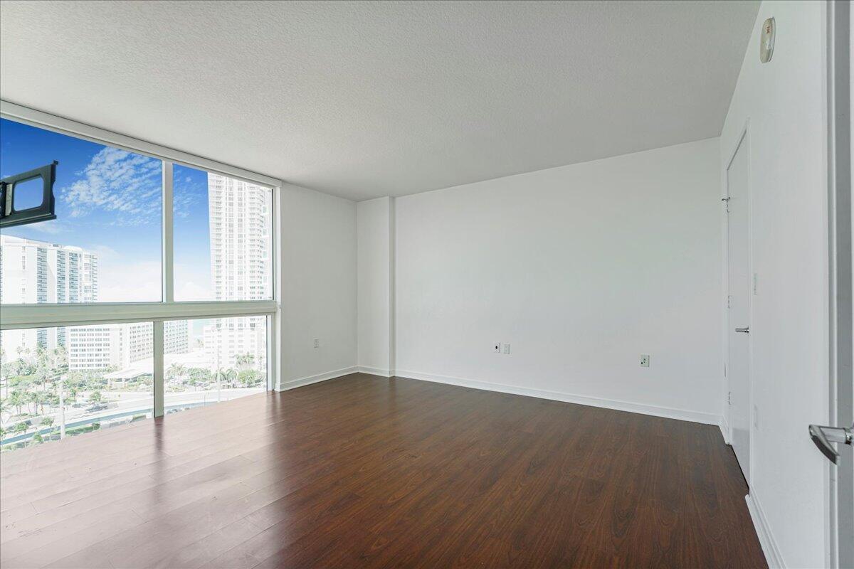 200 SUNNY ISLES Boulevard # 1701 View 13