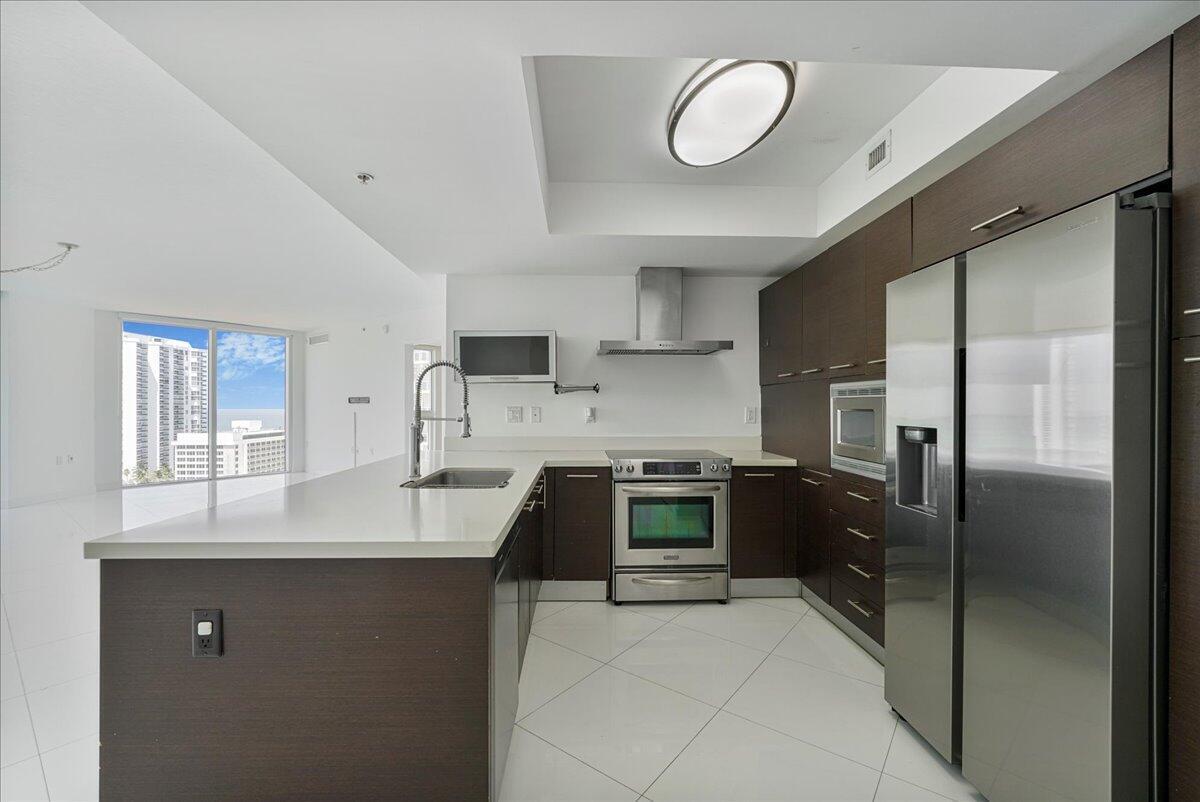 200 SUNNY ISLES Boulevard # 1701 View 2