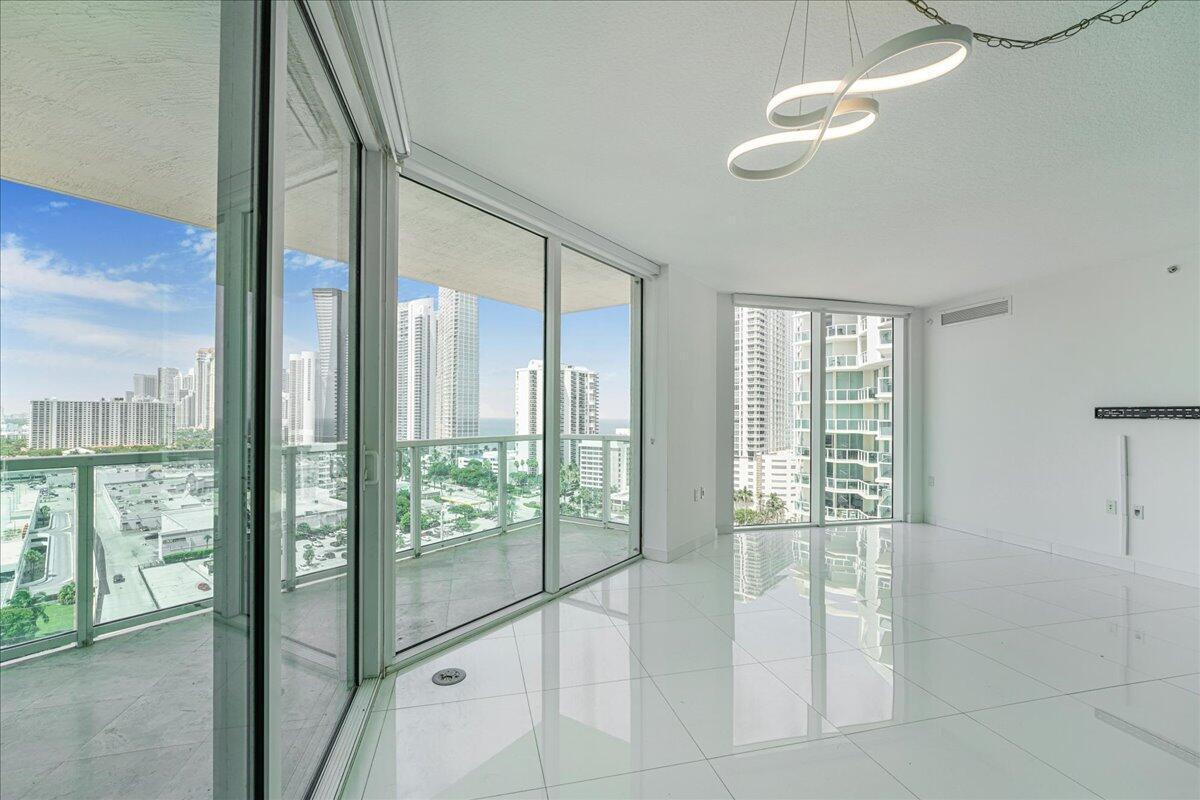 200 SUNNY ISLES Boulevard # 1701 View 10